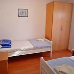 In Starigrad-paklenica 43216