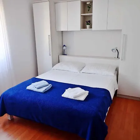 In Starigrad-paklenica 43216