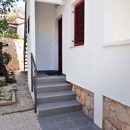 In Starigrad-paklenica 43216 Appartement *
