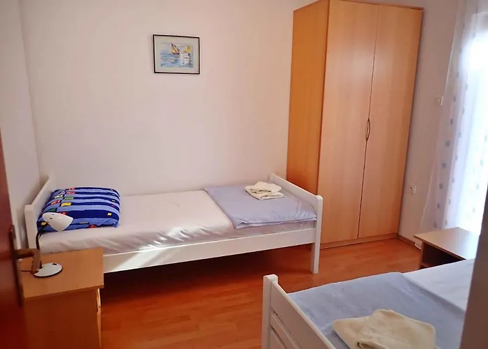 In Starigrad-paklenica 43216